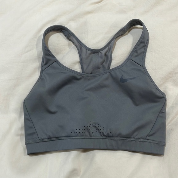 Nike sports bra - Picture 1 of 2